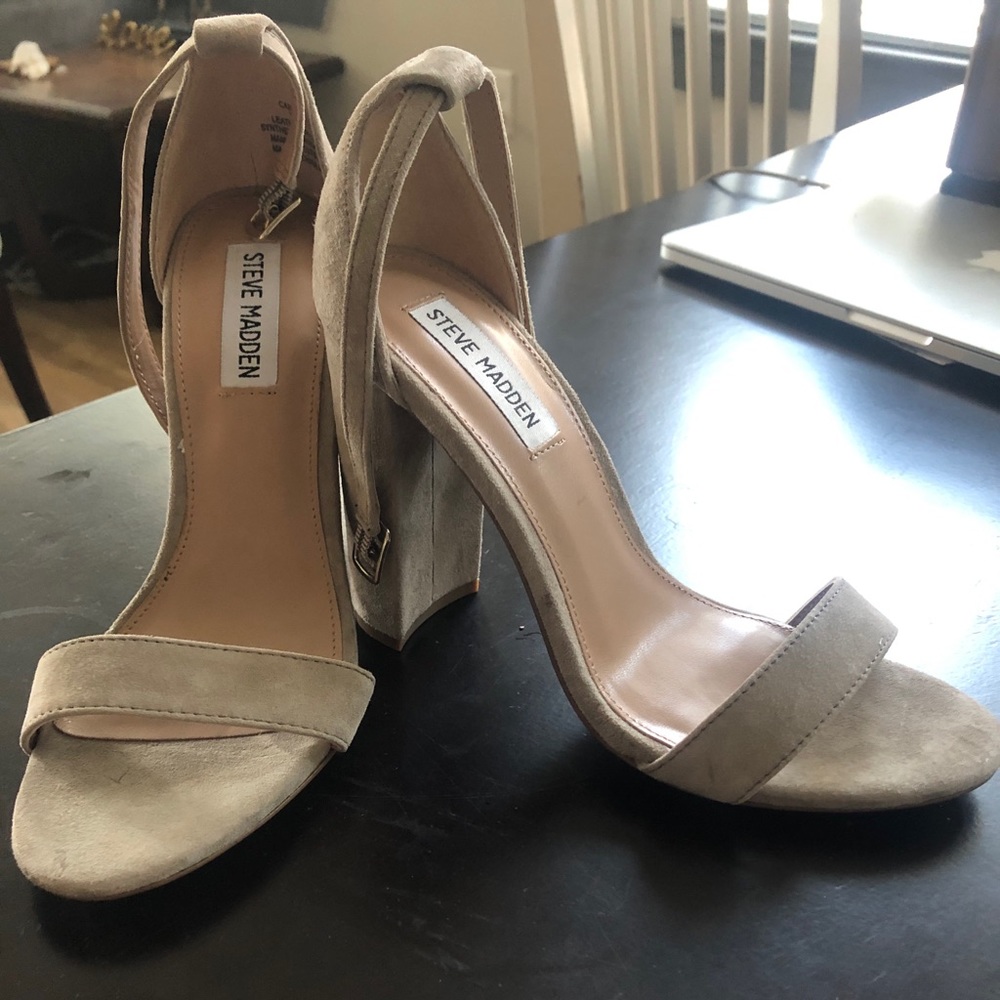 Steve Madden Carrson grey suede heels